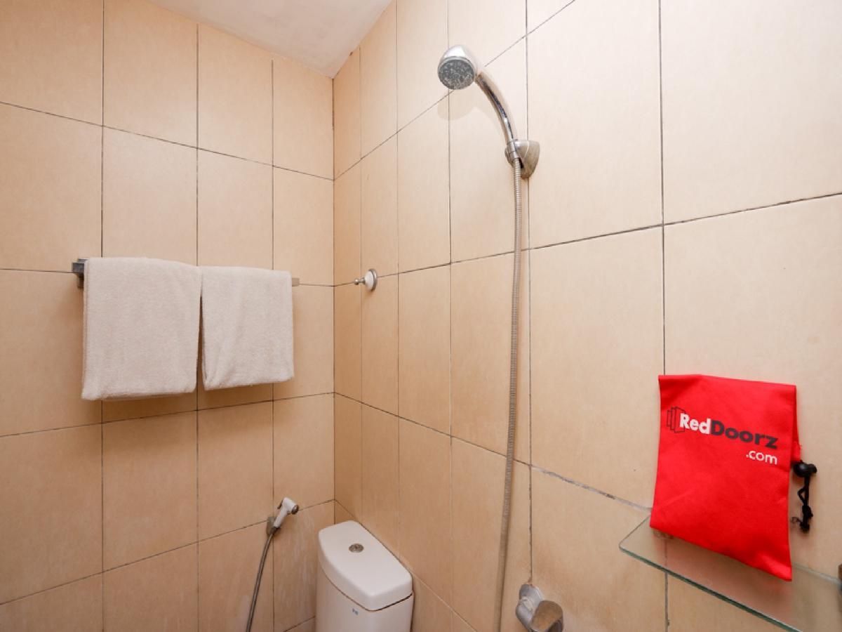 Reddoorz Plus @ Singosari Raya Semarang Exterior foto