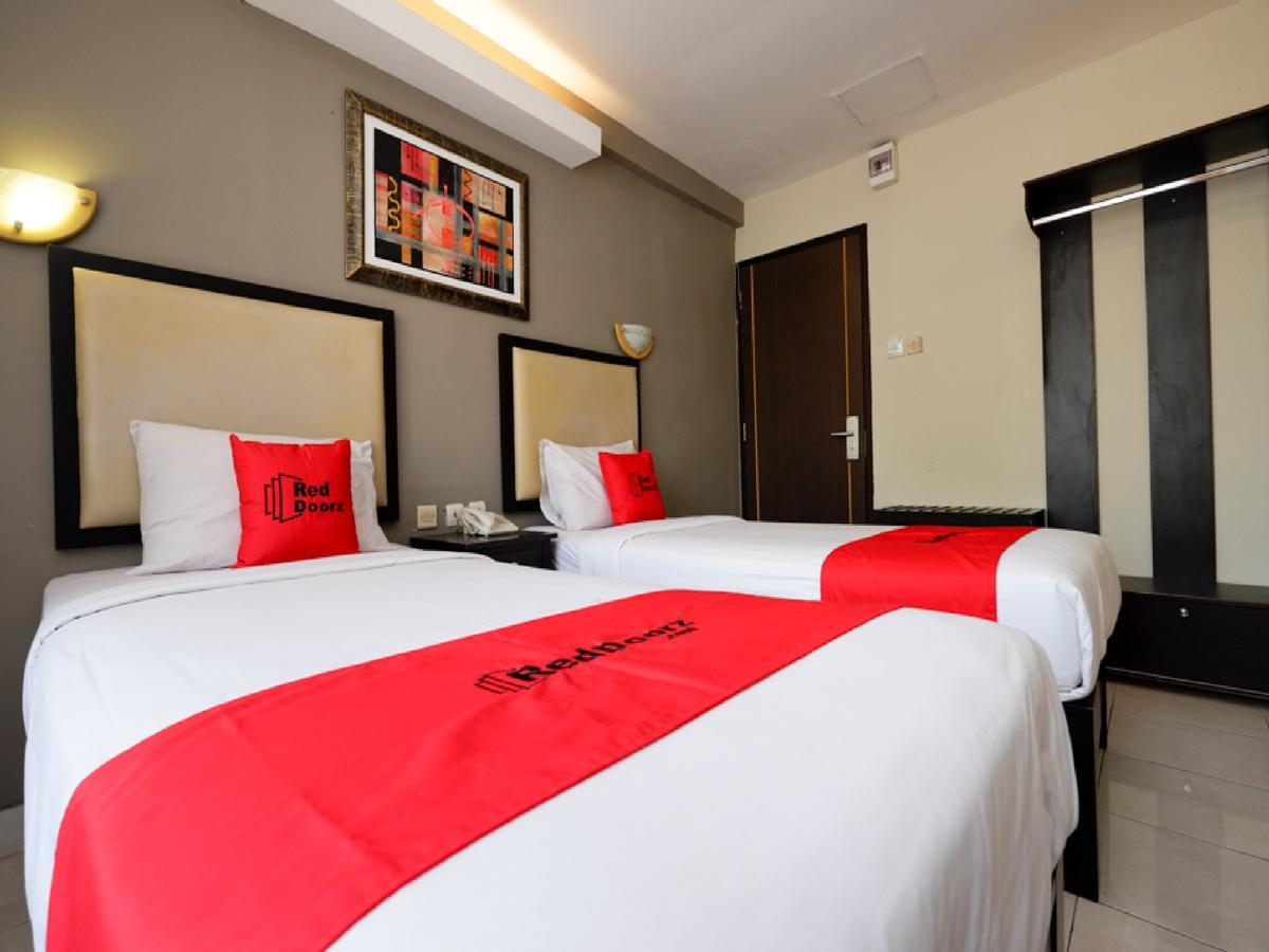 Reddoorz Plus @ Singosari Raya Semarang Exterior foto